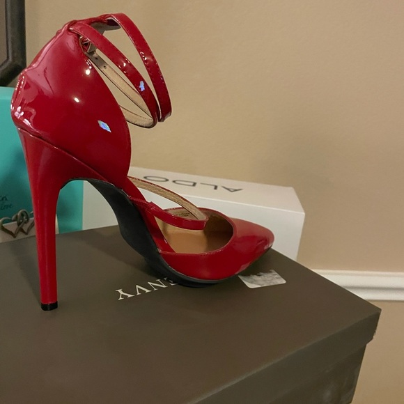 Renvy Heel🔥🔥🔥 - Picture 2 of 5